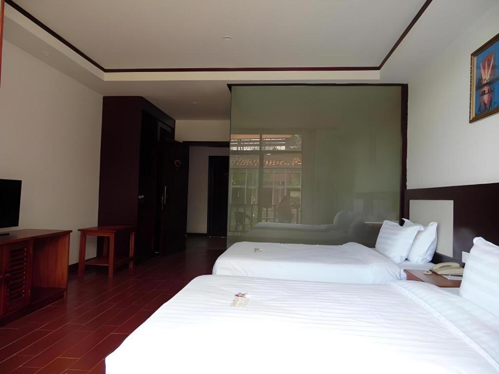 לואנג פרבאנג Xishuangbanna Hotel Managed By Xandria Hotel מראה חיצוני תמונה