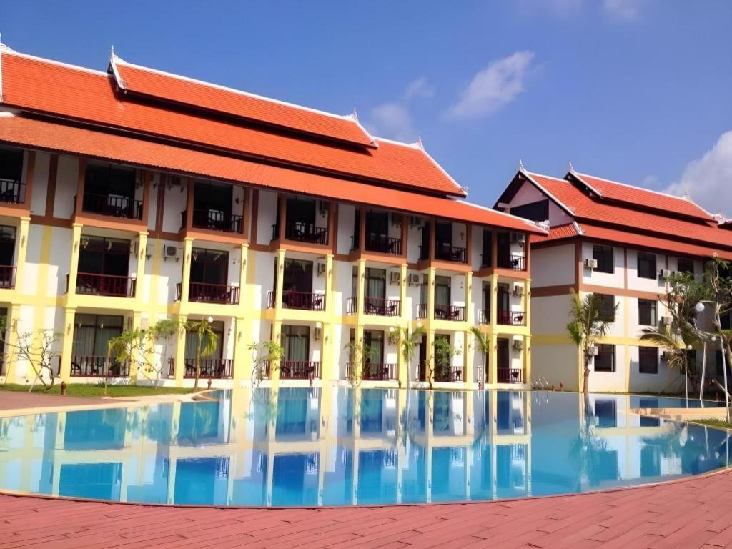 לואנג פרבאנג Xishuangbanna Hotel Managed By Xandria Hotel מראה חיצוני תמונה
